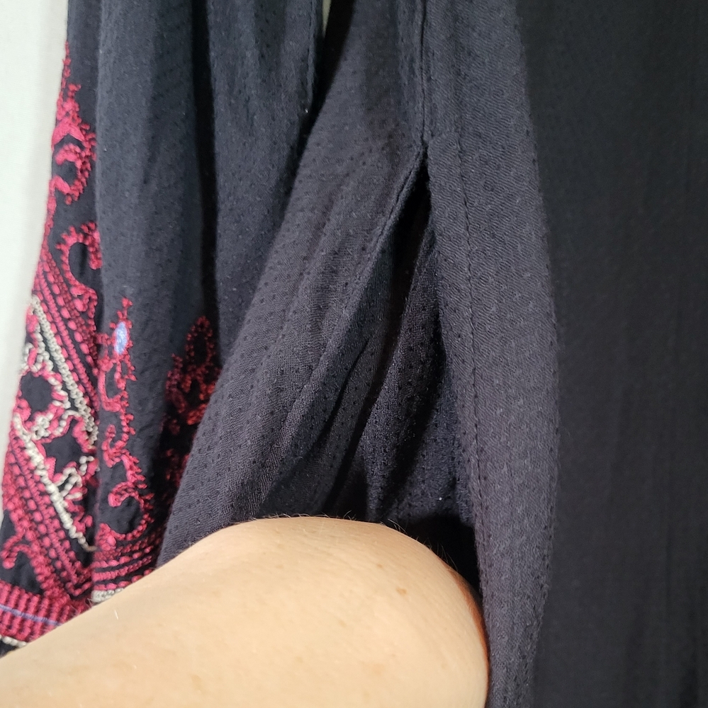 Free People WILD ONE Peasant Dress Size XS V Neck Black Embroidered Boho pockets - Picture 13 of 15